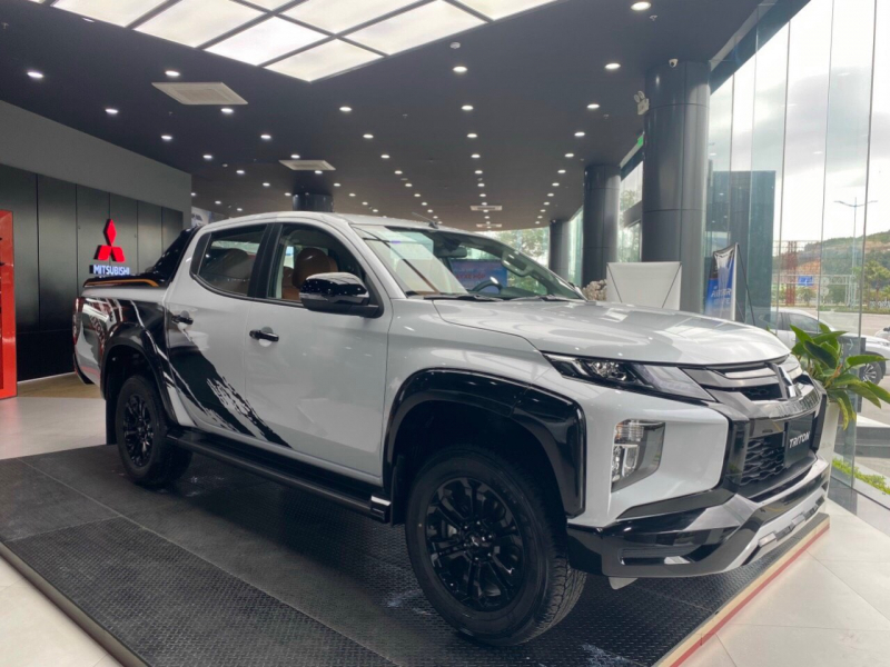 Mitsubishi Triton 4X2 AT MIVEC 2021