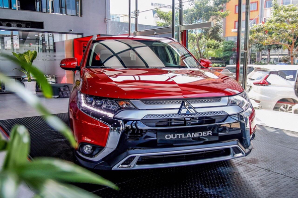 Outlander 2.4 CVT - STD 2024